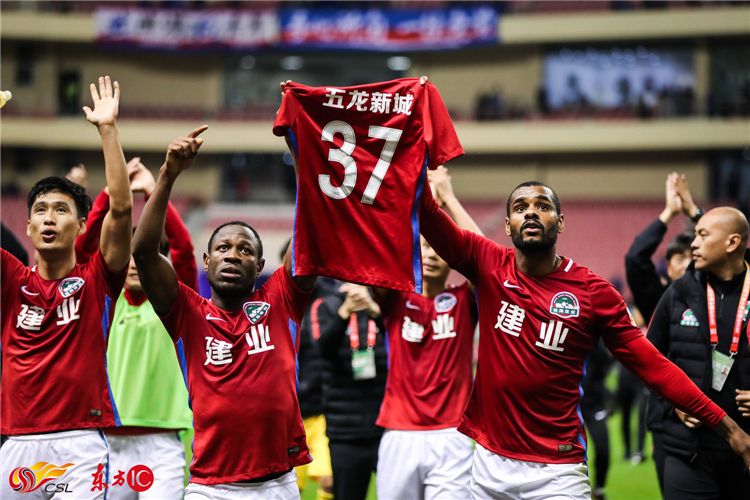  凯泽斯劳滕保级关键战众志成城，团队足球战胜实力更强对手