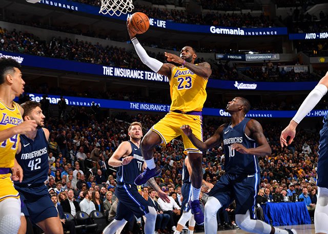  东契奇三双带领独行侠加时击败湖人詹姆斯空砍三十七分